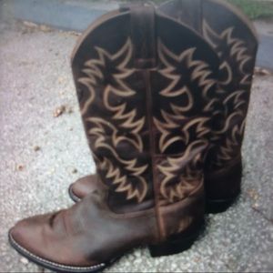 Men Ariat Boots size 10.5